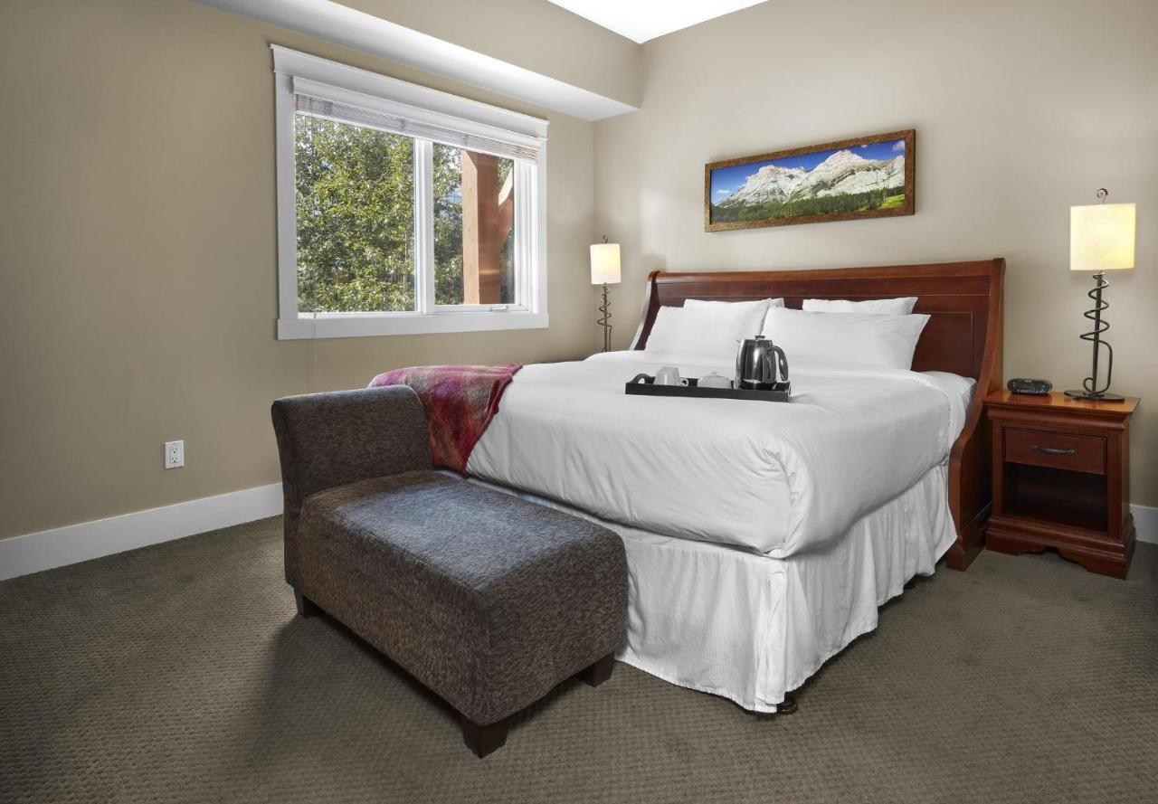Star Suite -Luxurious Condo With 3 Fireplaces, And Open Pool! Canmore Exterior photo